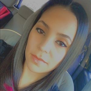 Meet your Posher, Estephany